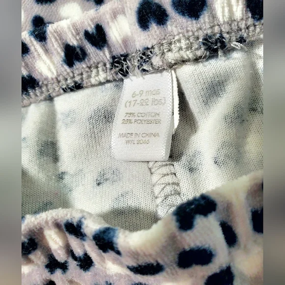 Off-White Terry Velour Tunic with Black and White Heart Print Leggings Size 6-9M - Picture 9 of 9